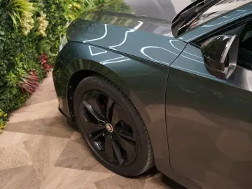 SKODA Octavia RS 2.0TDI 4X4 LED DSG TOW HUD