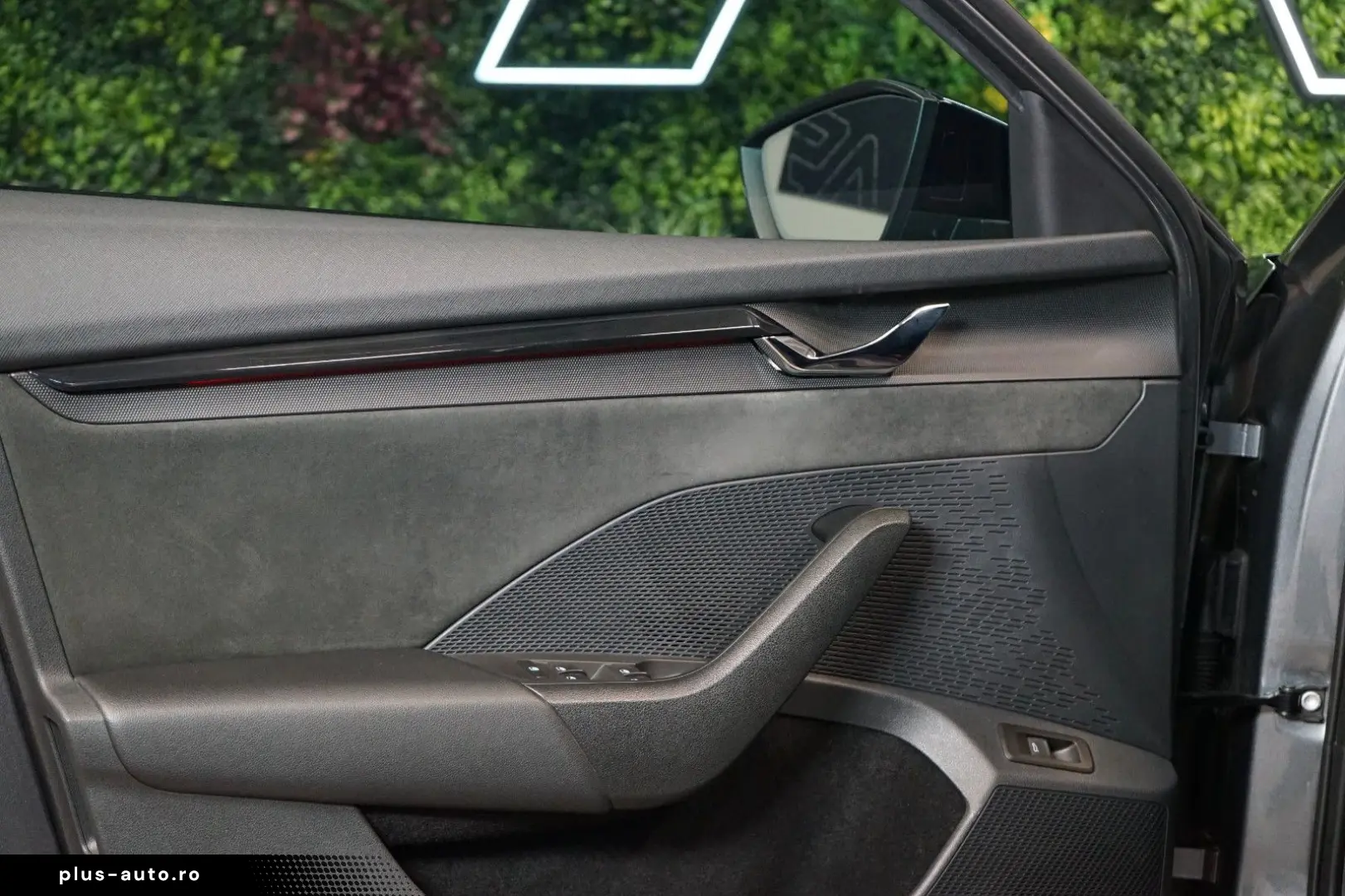 SKODA Octavia RS 2.0TDI 4X4 LED DSG TOW HUD