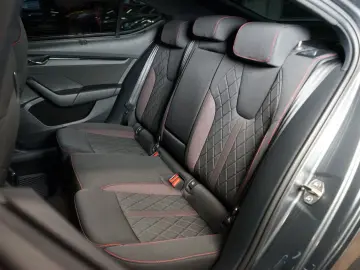 SKODA Octavia RS 2.0TDI 4X4 LED DSG TOW HUD