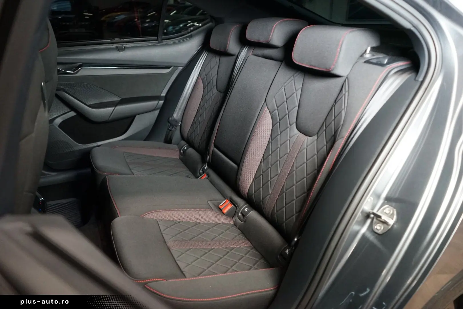 SKODA Octavia RS 2.0TDI 4X4 LED DSG TOW HUD