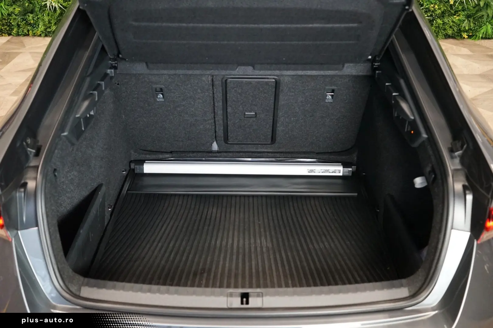 SKODA Octavia RS 2.0TDI 4X4 LED DSG TOW HUD