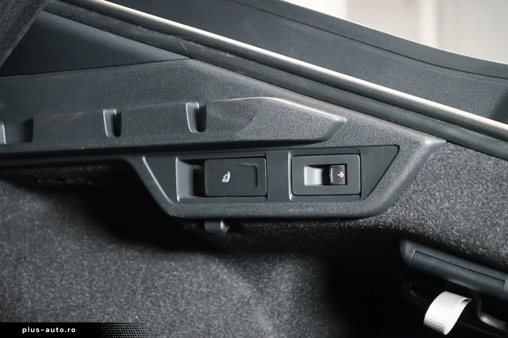 SKODA Octavia RS 2.0TDI 4X4 LED DSG TOW HUD