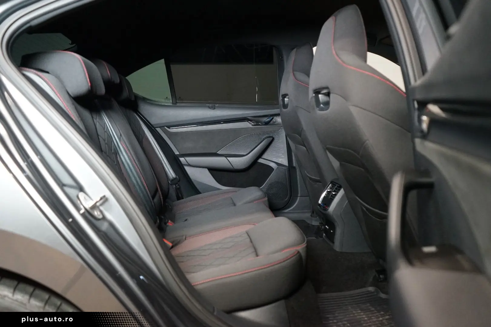 SKODA Octavia RS 2.0TDI 4X4 LED DSG TOW HUD