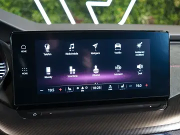 SKODA Octavia RS 2.0TDI 4X4 LED DSG TOW HUD