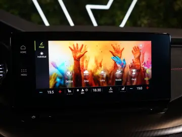 SKODA Octavia RS 2.0TDI 4X4 LED DSG TOW HUD