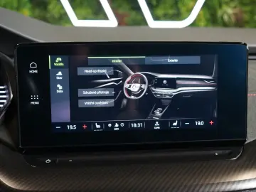 SKODA Octavia RS 2.0TDI 4X4 LED DSG TOW HUD