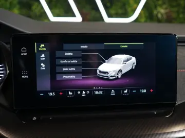 SKODA Octavia RS 2.0TDI 4X4 LED DSG TOW HUD