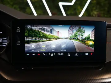 SKODA Octavia RS 2.0TDI 4X4 LED DSG TOW HUD