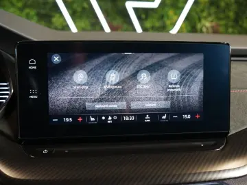 SKODA Octavia RS 2.0TDI 4X4 LED DSG TOW HUD