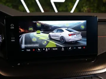 SKODA Octavia RS 2.0TDI 4X4 LED DSG TOW HUD