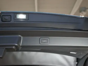 LAND ROVER Rover Sport P530 V8 FIRST-EDITION