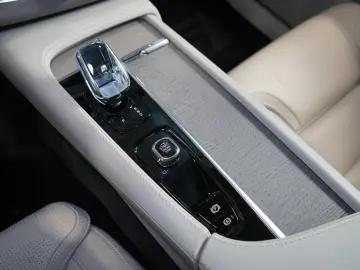 VOLVO XC90 T8 RECHARGE PANO 360 AIR