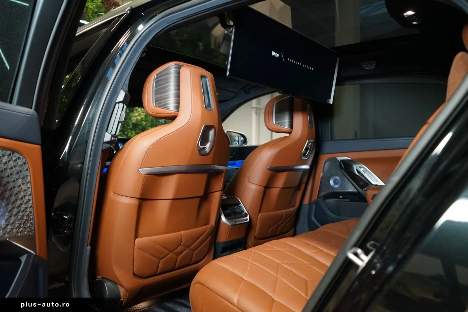 BMW 740d xDRIVE 360 THEATRE MASSAGE B&W