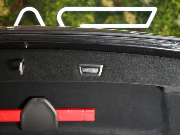 BMW 740d xDRIVE 360 THEATRE MASSAGE B&W