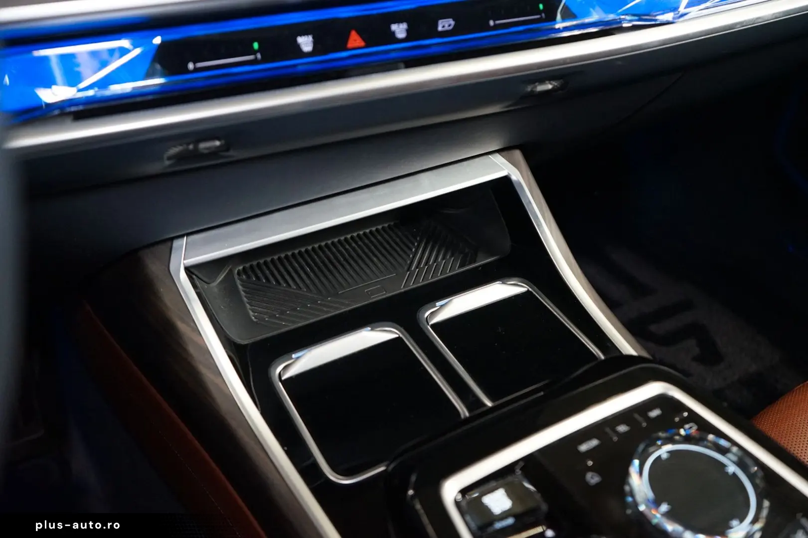 BMW 740d xDRIVE 360 THEATRE MASSAGE B&W