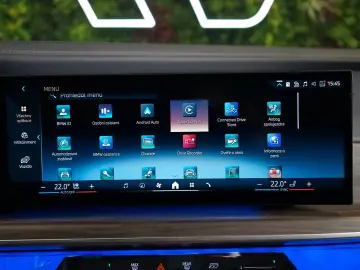 BMW 740d xDRIVE 360 THEATRE MASSAGE B&W