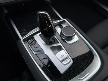 BMW 740d xDr. M Sport ACC B&W eGSD Massage Standh.