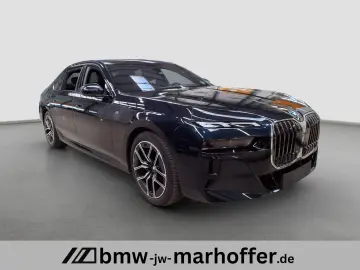 BMW 740 d xDrive MSport PanSkyDACH Iconic