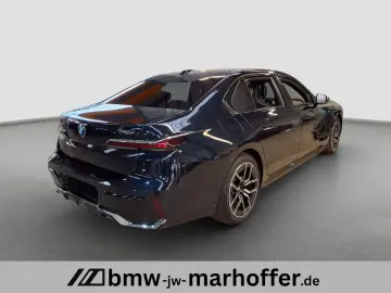 BMW 740 d xDrive MSport PanSkyDACH Iconic