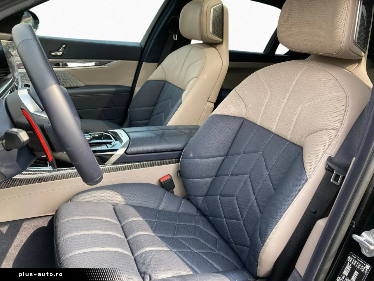 BMW M760e DAPro 360  B W Massage 21  MultiSi