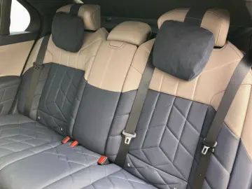 BMW M760e DAPro 360  B W Massage 21  MultiSi