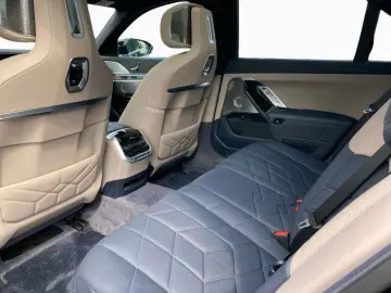BMW M760e DAPro 360  B W Massage 21  MultiSi