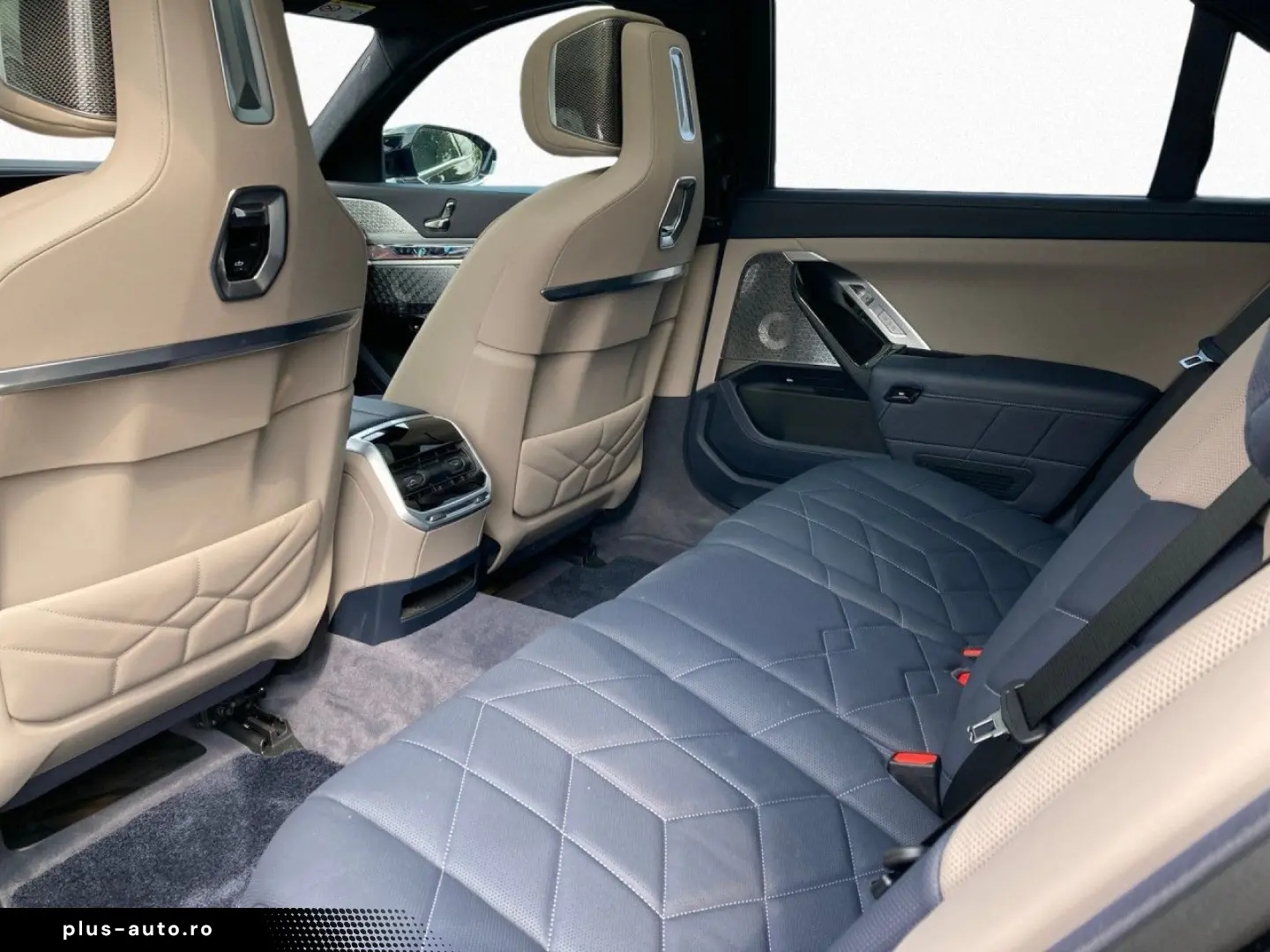 BMW M760e DAPro 360  B W Massage 21  MultiSi