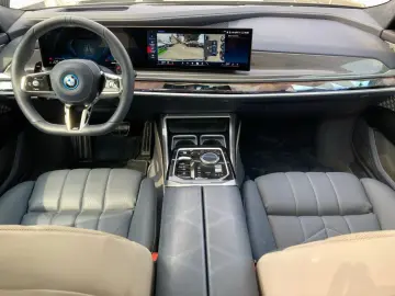 BMW M760e DAPro 360  B W Massage 21  MultiSi