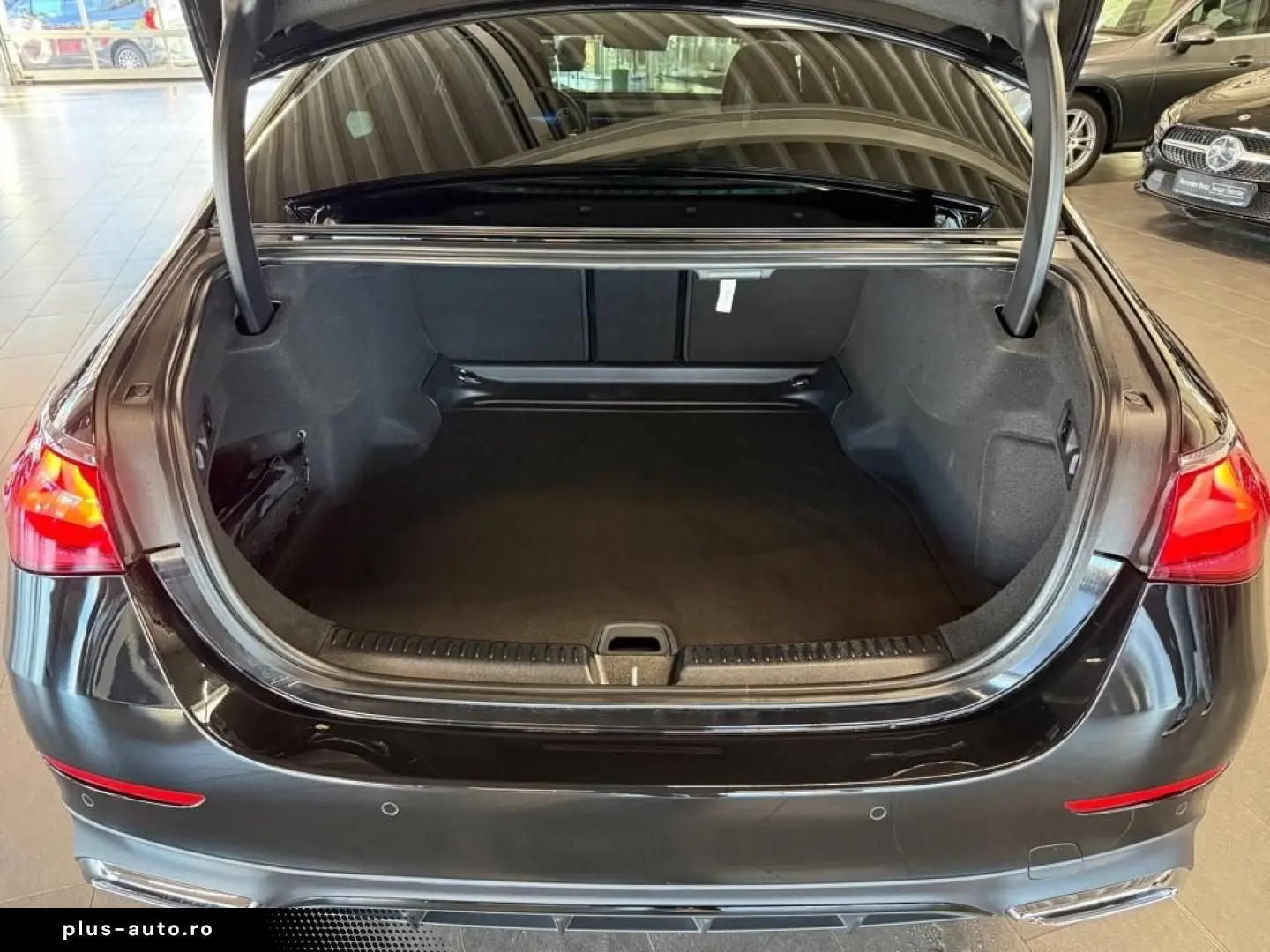 MERCEDES-BENZ E 450 4M AMG DIGITAL PANORAMA NIGHT BURMESTER