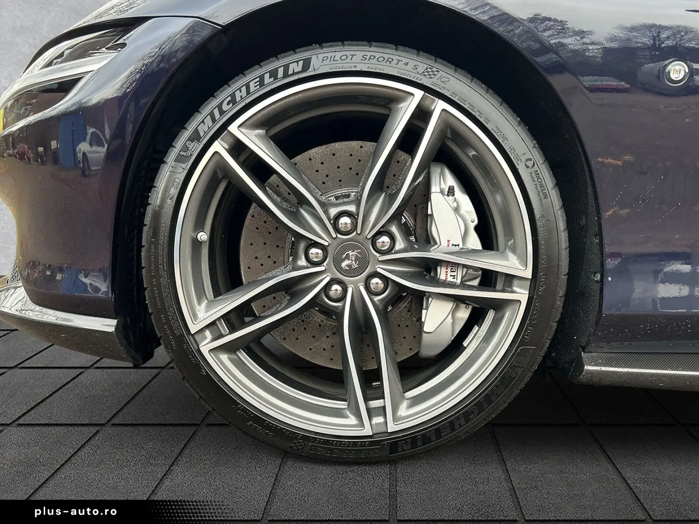 FERRARI Roma Carbon DisplayPassenger Magneride MatrixLED