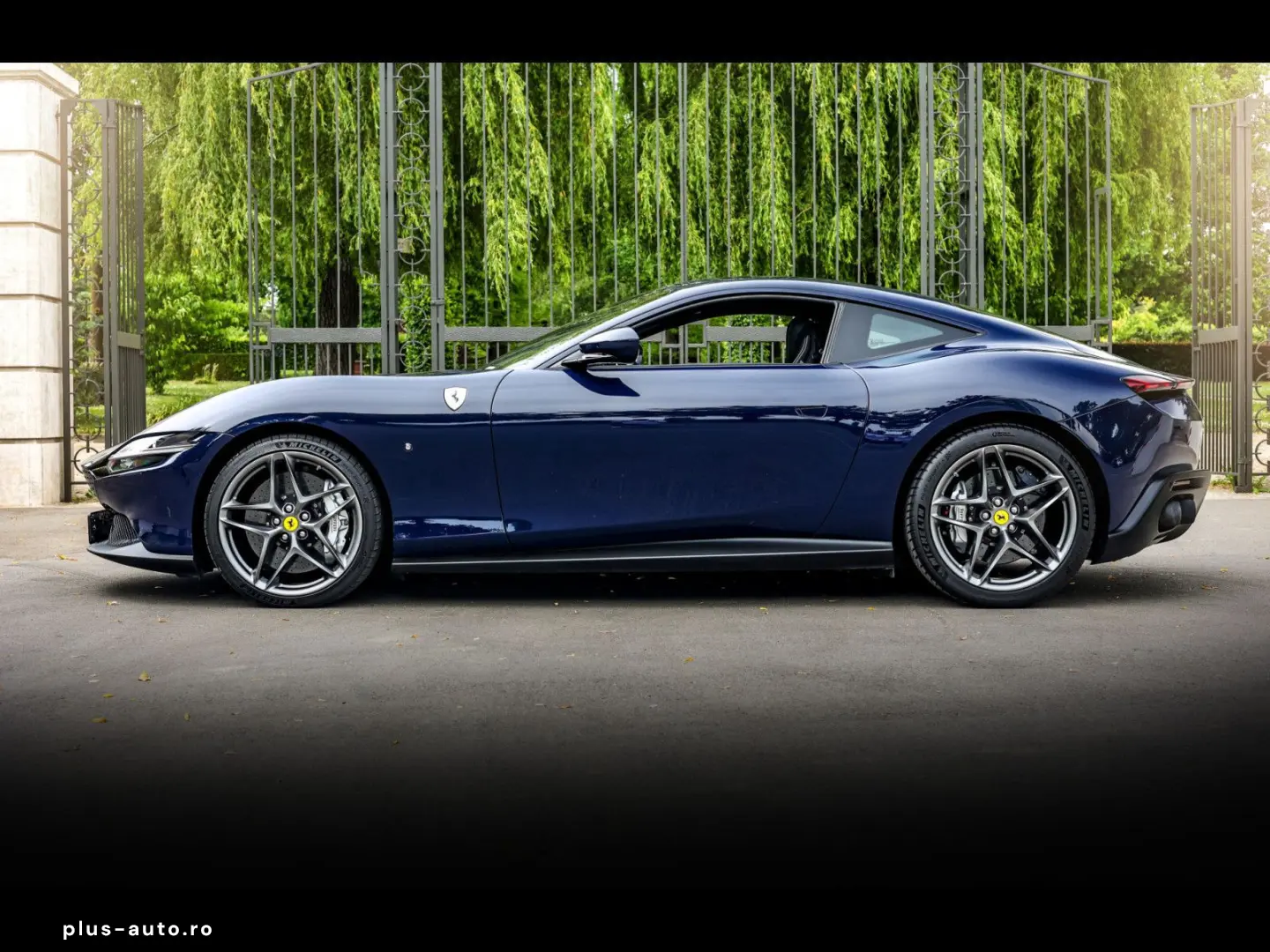 FERRARI Roma  BLU SCOZIA SPEC CARBON DISP LEDS XPEL