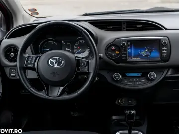 Toyota Yaris 1.5 VVT-i HSD Active