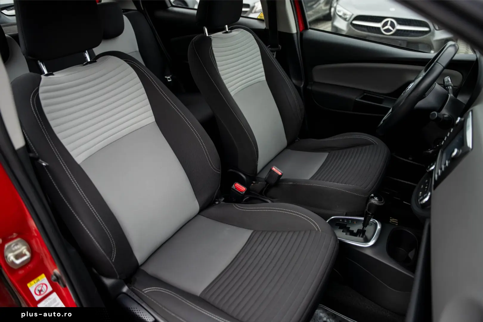 Toyota Yaris 1.5 VVT-i HSD Active