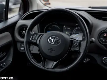 Toyota Yaris 1.5 VVT-i HSD Active