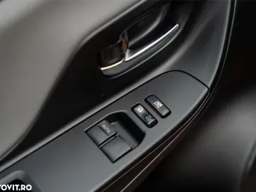 Toyota Yaris 1.5 VVT-i HSD Active