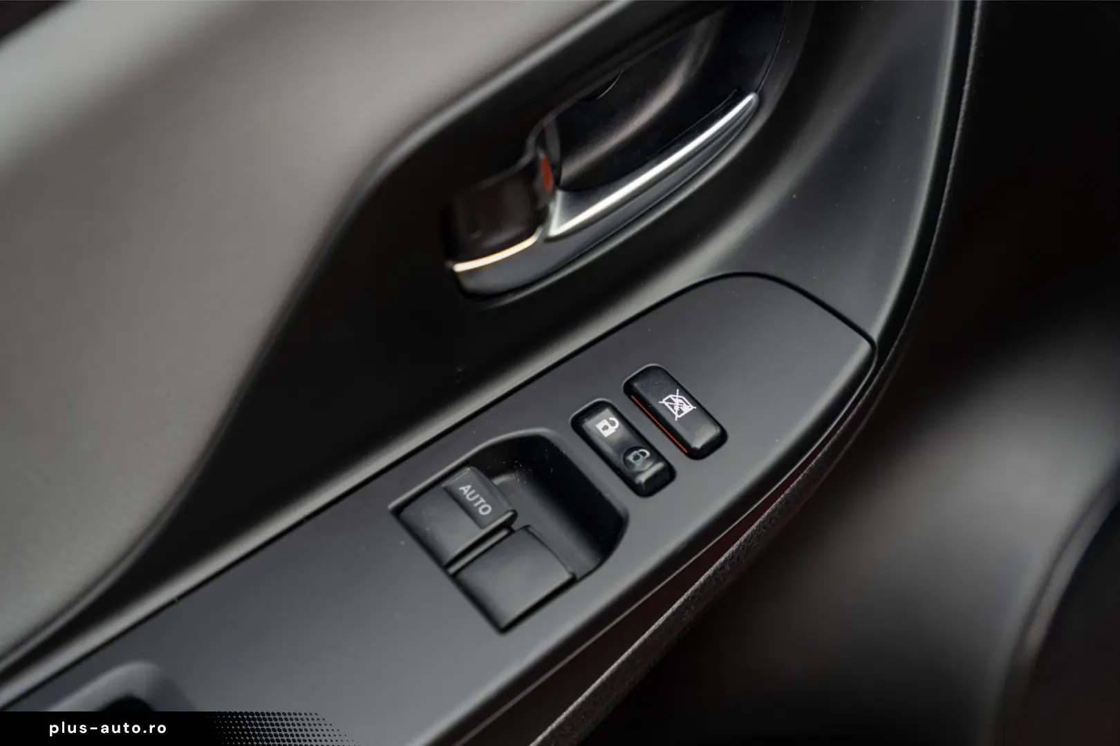 Toyota Yaris 1.5 VVT-i HSD Active