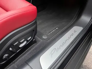 Porsche Panamera 4 Vollleder Adaptives Fahrwerk