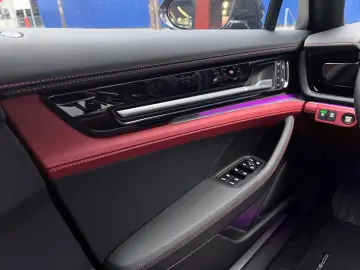 Porsche Panamera 4 Vollleder Adaptives Fahrwerk