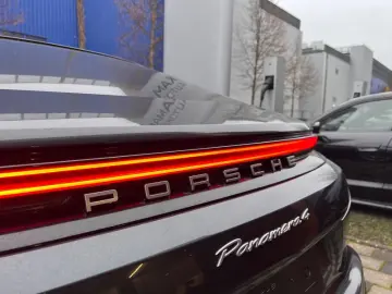 Porsche Panamera 4 Vollleder Adaptives Fahrwerk