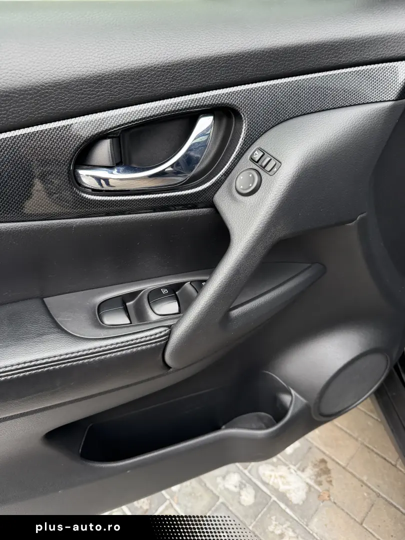 Nissan X-Trail Tekna 7 Locuri 1.6 diesel de vânzare in RATE