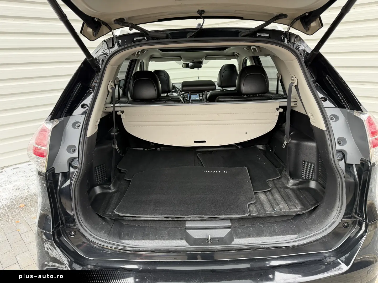 Nissan X-Trail Tekna 7 Locuri 1.6 diesel de vânzare in RATE