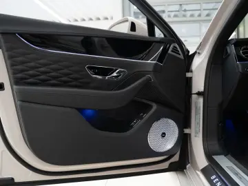 BENTLEY Flying Spur Azure V8