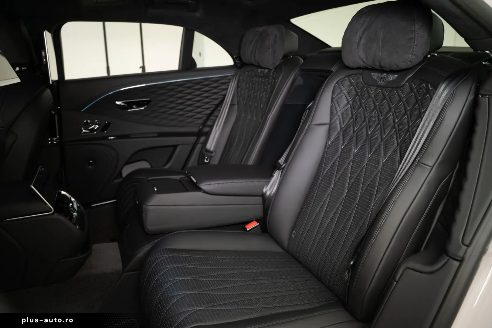 BENTLEY Flying Spur Azure V8