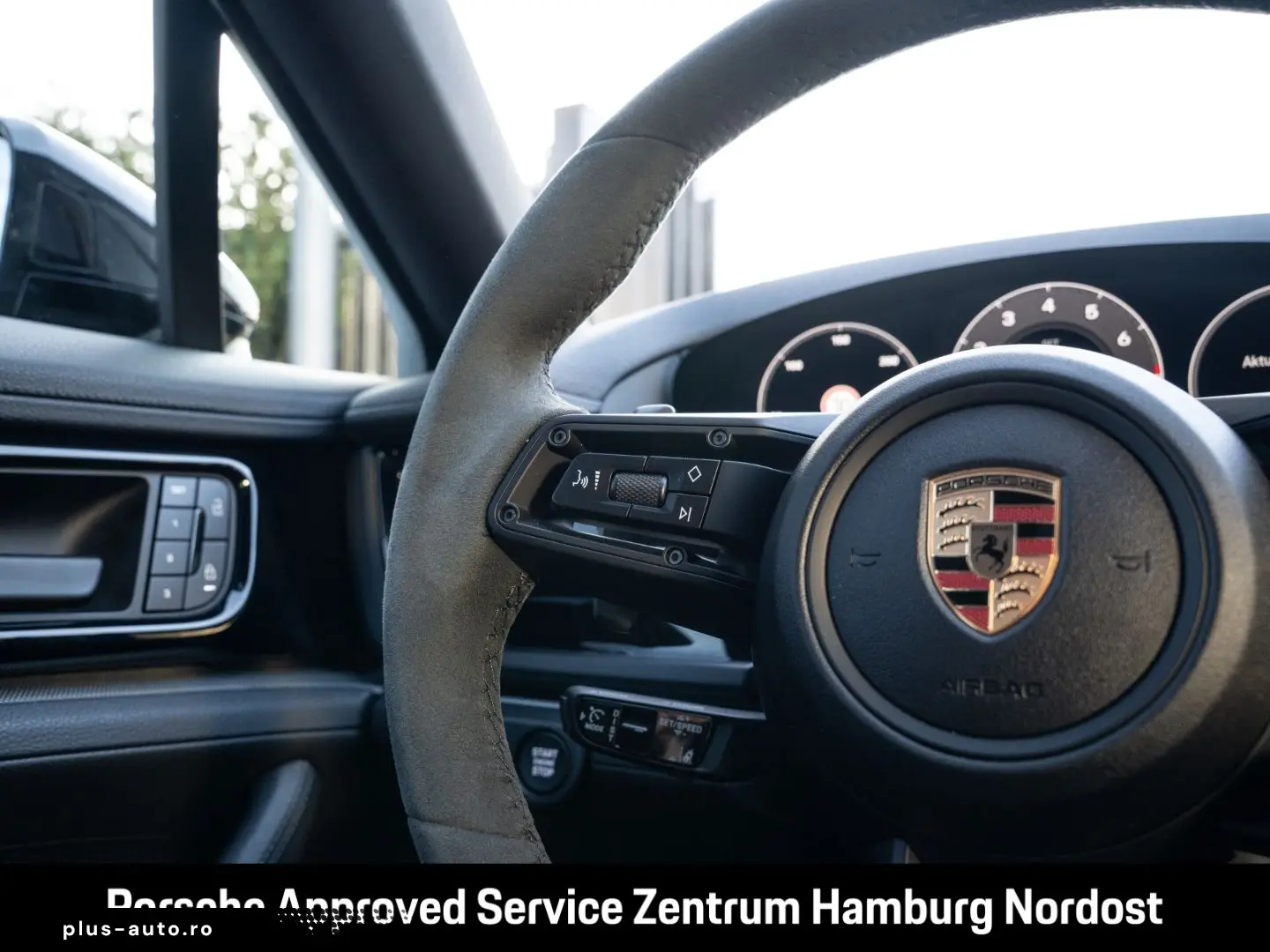 PORSCHE Panamera 4 E-Hybrid