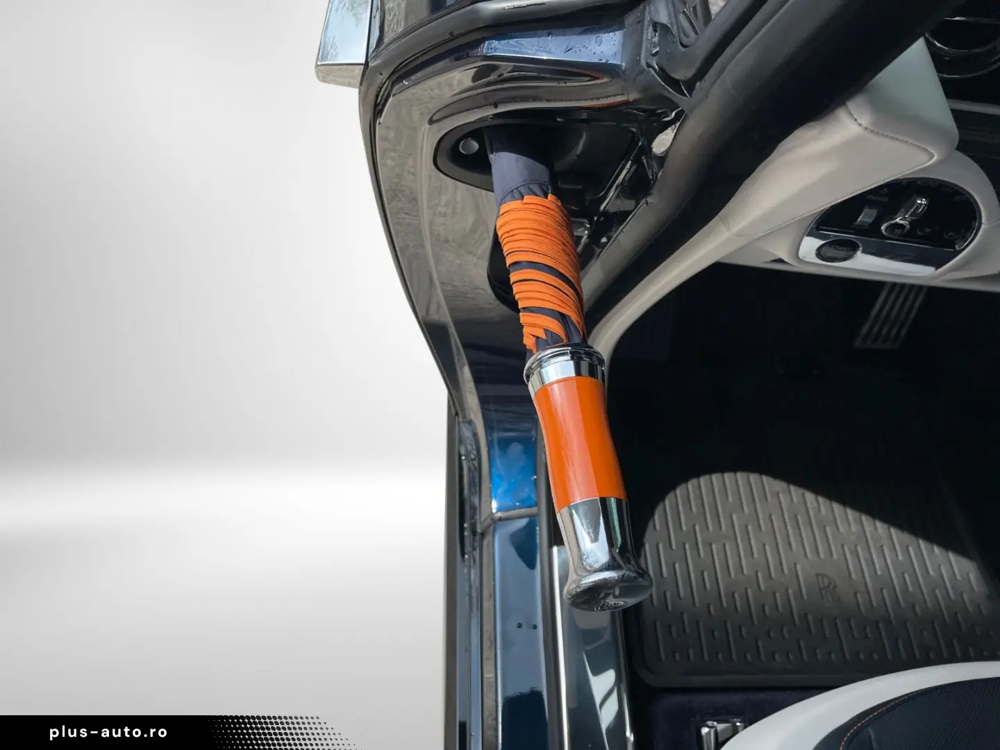 ROLLS ROYCE Spectre - Bespoke Starlight Shooting Star