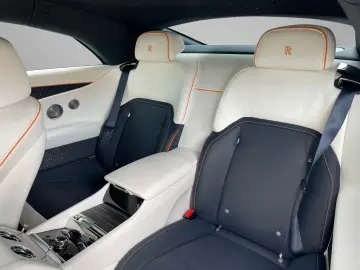 ROLLS ROYCE Spectre - Bespoke Starlight Shooting Star