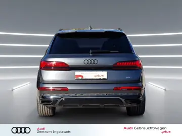 AUDI Q7 50 TDI S line