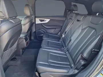 AUDI Q7 50 TDI S line