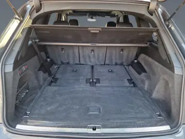 AUDI Q7 50 TDI S line