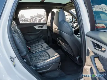 AUDI Q7 50TDI S line